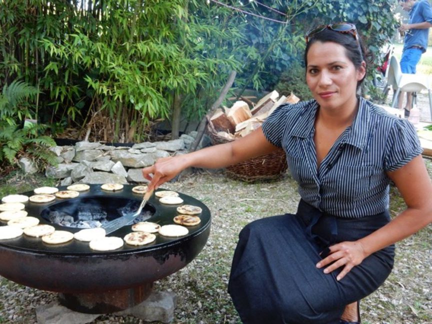 Volcancito Catering Pupusas auf Feuerring, Winterthur