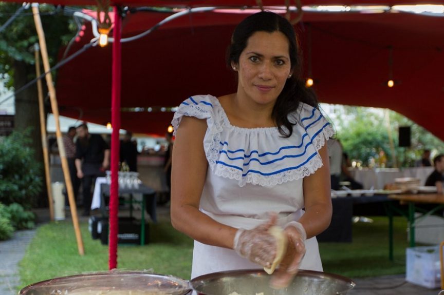 Volcancito Catering Pupusa Zubereitung